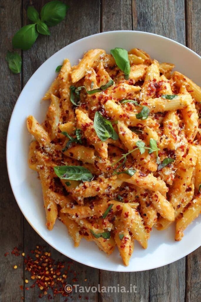 Gigi Hadid Pasta cremosa con peperoncino e basilico