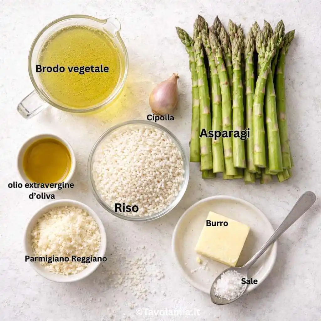 Ingredienti per risotto asparagi: riso, asparagi, brodo vegetale, Parmigiano, burro, olio e cipolla