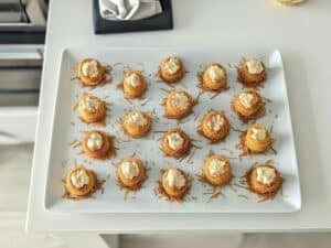 Nidi dolci di kataifi pronti per essere farciti dopo il raffreddamento