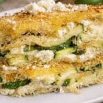 Torta salata di pasta kataifi con ripieno morbido e superficie croccante