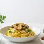 tagliatelle ai funghi porcini con porcini freschi parmigiano olio extravergine e pinoli